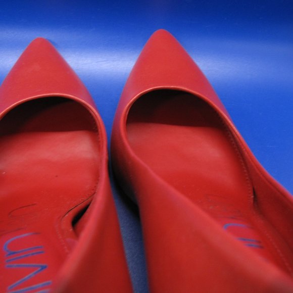 Calvin Klein Ronna Nappa Crimson Red Leather 3.5" Pointy Toe Sz 7 EU 37 - Picture 8 of 11